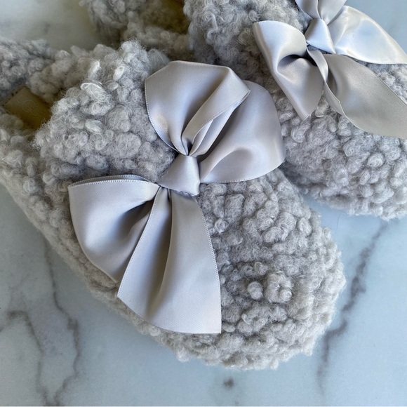 UGG Cozy Silver Grey Fuzzy Sherpa Satin Bow Slip On Slippers - Picture 4 of 7